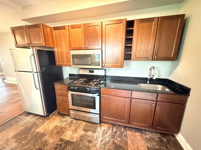 1127 Oak Park Avenue, Des Moines, IA 50313