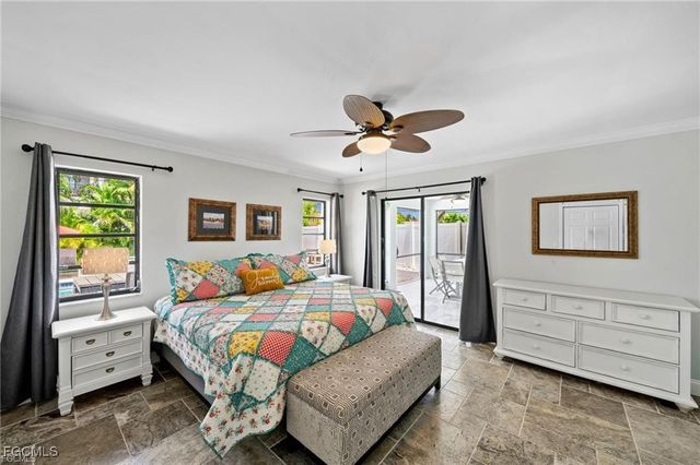 521 102nd AVE N, Naples, FL 34108