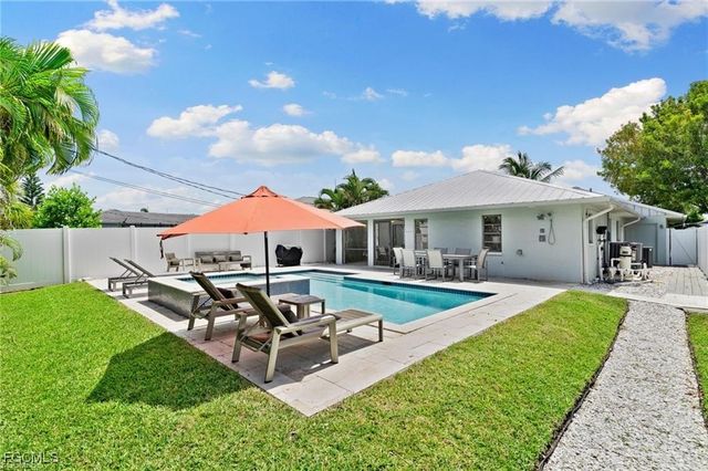 521 102nd AVE N, Naples, FL 34108