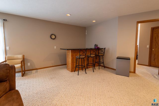 612 N Sandberg Dr Drive, Sioux Falls, SD 57110