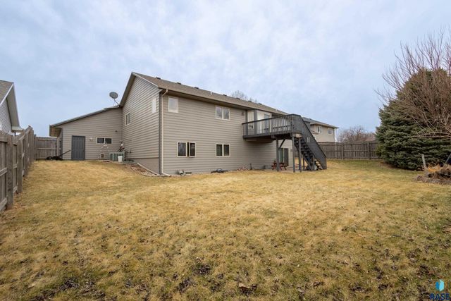 612 N Sandberg Dr Drive, Sioux Falls, SD 57110