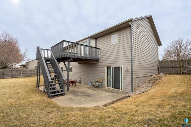 612 N Sandberg Dr Drive, Sioux Falls, SD 57110