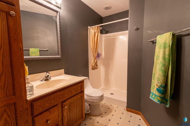 612 N Sandberg Dr Drive, Sioux Falls, SD 57110