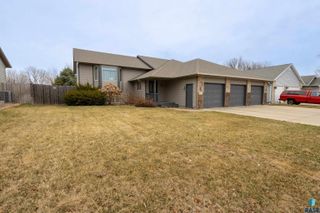 612 N Sandberg Dr Drive, Sioux Falls, SD 57110