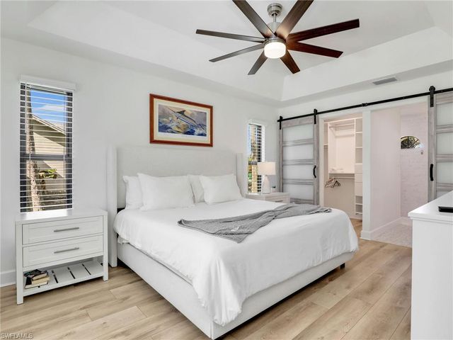 2474 Outrigger LN, Naples, FL 34104