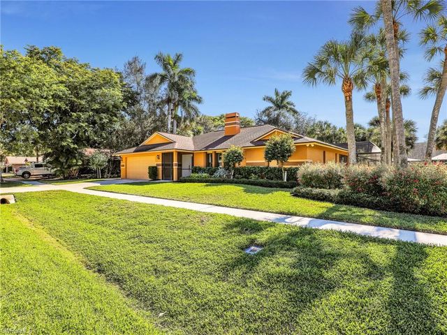 2474 Outrigger LN, Naples, FL 34104