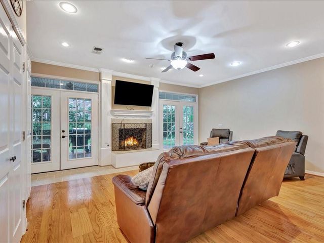 302 Augusta Drive, Lufkin, TX 75901