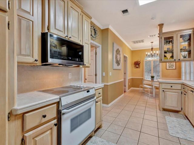 302 Augusta Drive, Lufkin, TX 75901