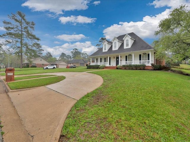 302 Augusta Drive, Lufkin, TX 75901