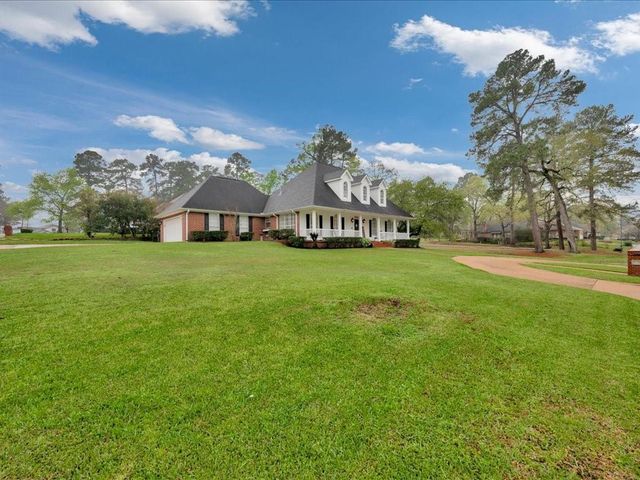 302 Augusta Drive, Lufkin, TX 75901