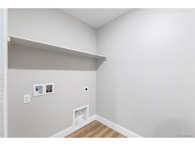 24207 E 53 rd Dr, Aurora, CO 80019