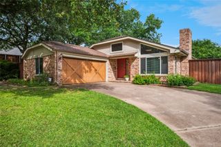 2726 Winding Hollow Lane, Arlington, TX 76006