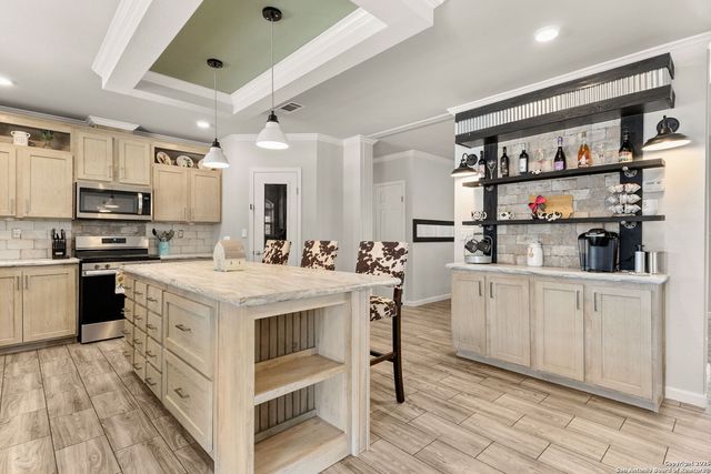 154 Sunrise Dr., Kyle, TX 78640