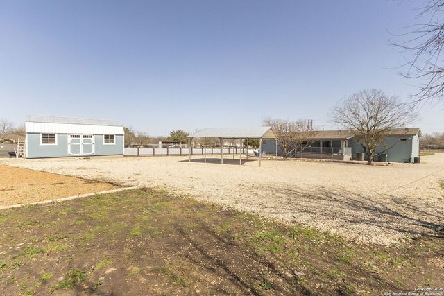 154 Sunrise Dr., Kyle, TX 78640