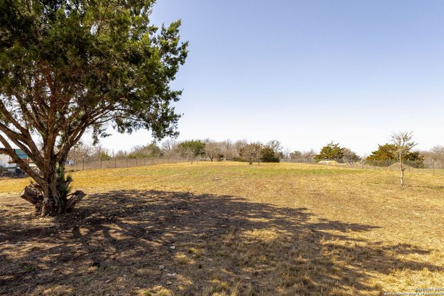 154 Sunrise Dr., Kyle, TX 78640
