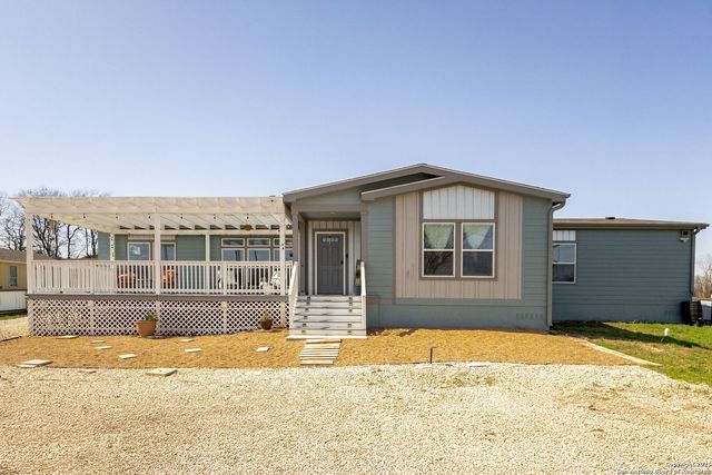 154 Sunrise Dr., Kyle, TX 78640