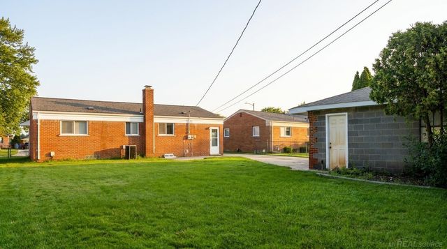 31496 Roan Avenue, Warren, MI 48093