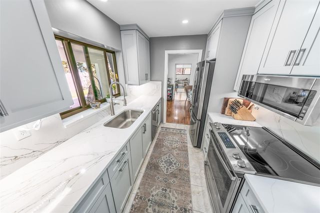 2 PLEASANT VIEW CIRCLE, Daytona Beach, FL 32118