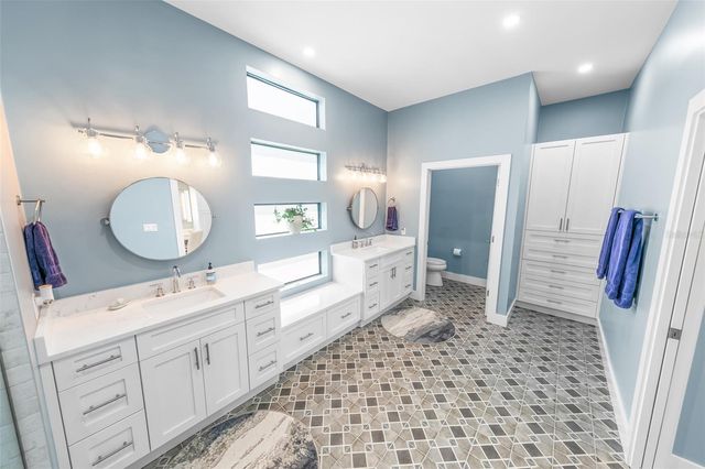 2 PLEASANT VIEW CIRCLE, Daytona Beach, FL 32118