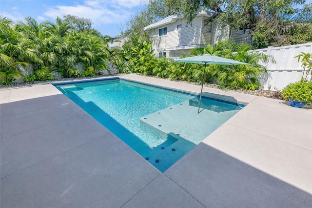 2 PLEASANT VIEW CIRCLE, Daytona Beach, FL 32118