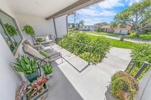 2 PLEASANT VIEW CIRCLE, Daytona Beach, FL 32118