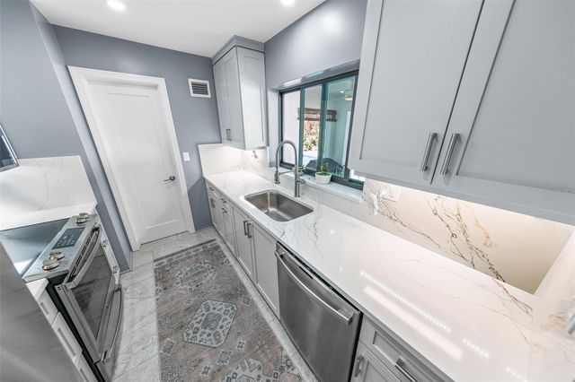 2 PLEASANT VIEW CIRCLE, Daytona Beach, FL 32118