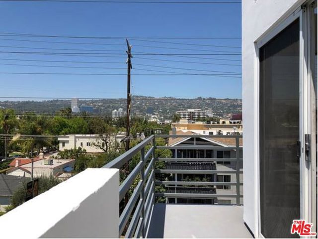 301 S SWALL Drive 203, Los Angeles, CA 90048