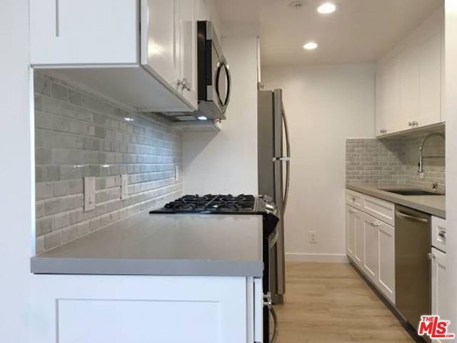 301 S SWALL Drive 203, Los Angeles, CA 90048