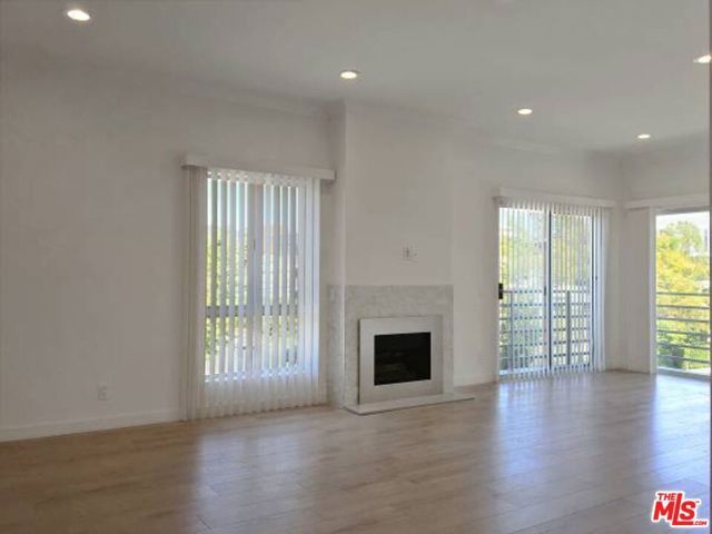 301 S SWALL Drive 203, Los Angeles, CA 90048