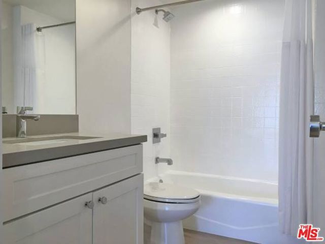 301 S SWALL Drive 203, Los Angeles, CA 90048