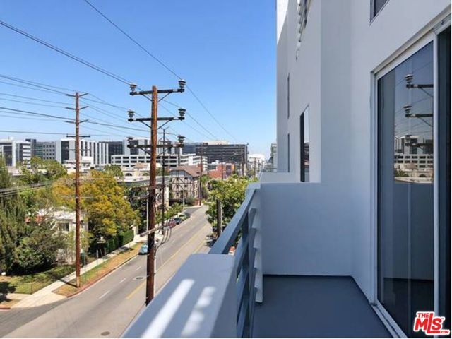 301 S SWALL Drive 203, Los Angeles, CA 90048