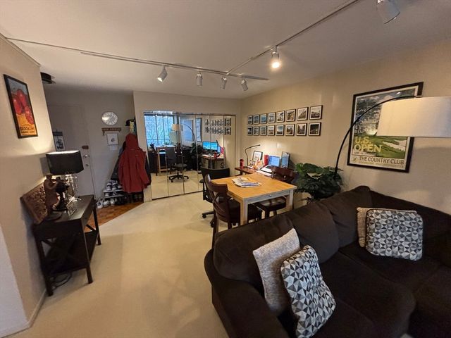 19 Winchester Street 503, Brookline, MA 02446