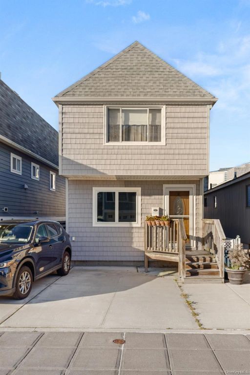 33 W 11th Road, Howard Beach, NY 11693