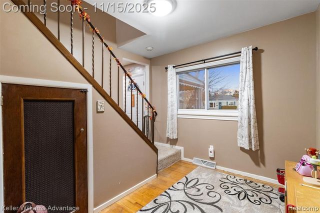 9243 Knolson Street, Livonia, MI 48150