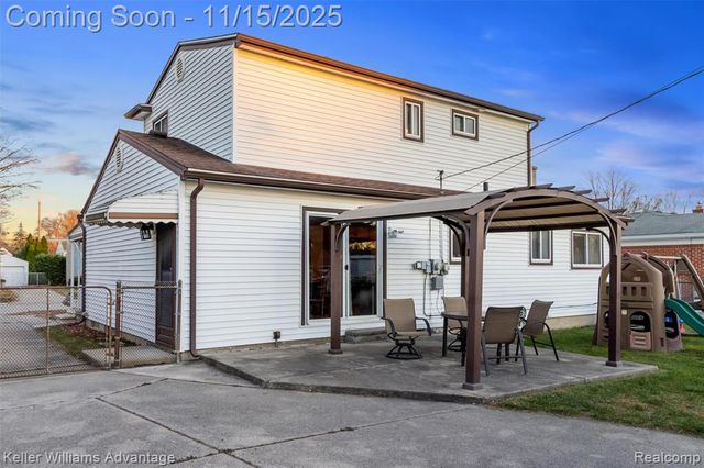 9243 Knolson Street, Livonia, MI 48150