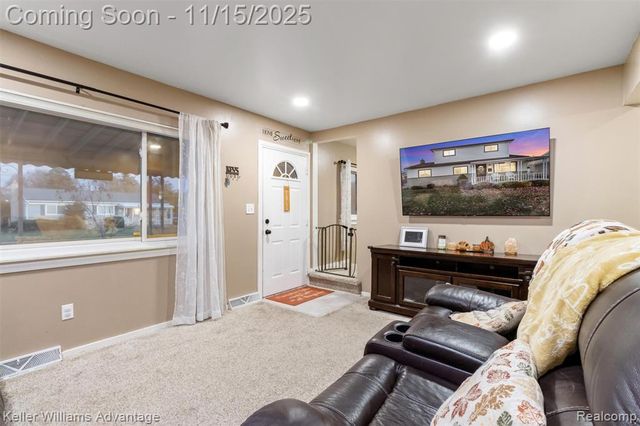 9243 Knolson Street, Livonia, MI 48150