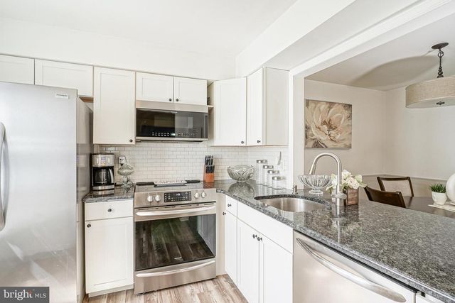 3802-B ADELAIDE DR, Mount Laurel, NJ 08054