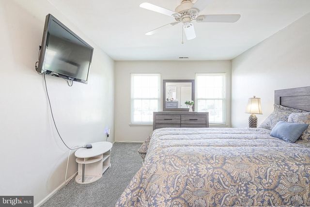 3802-B ADELAIDE DR, Mount Laurel, NJ 08054