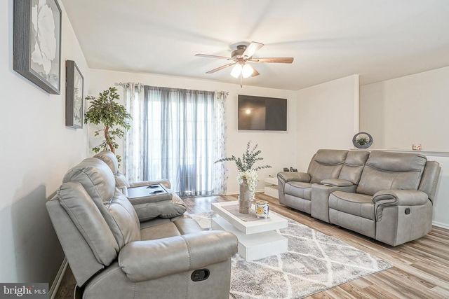 3802-B ADELAIDE DR, Mount Laurel, NJ 08054