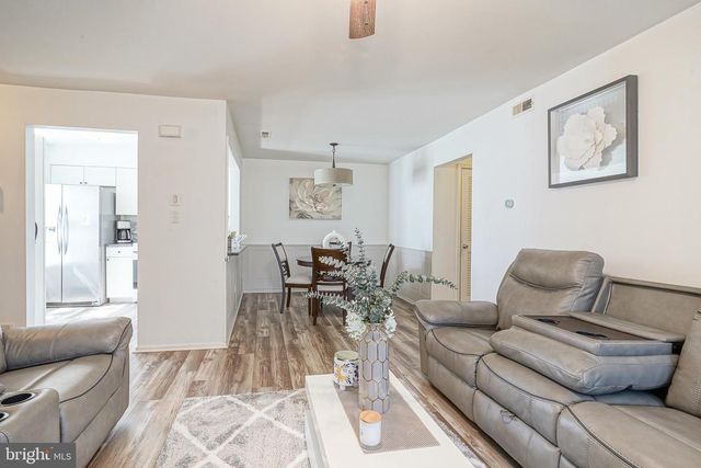 3802-B ADELAIDE DR, Mount Laurel, NJ 08054