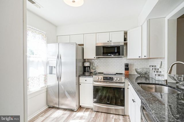 3802-B ADELAIDE DR, Mount Laurel, NJ 08054