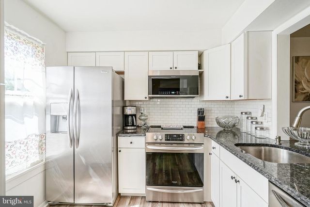 3802-B ADELAIDE DR, Mount Laurel, NJ 08054