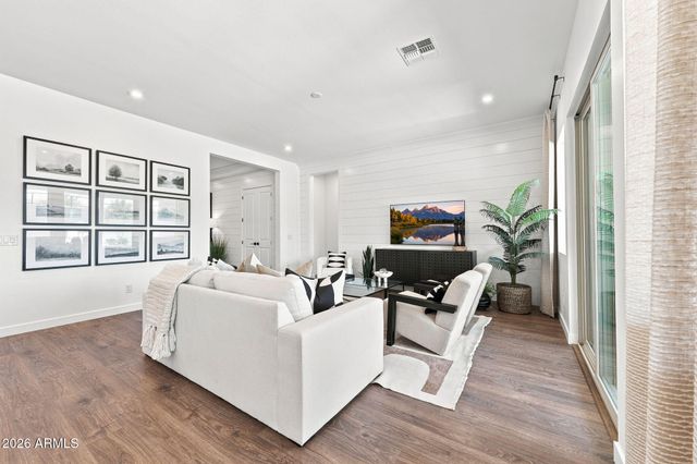 10231 S 20th Lane, Phoenix, AZ 85041
