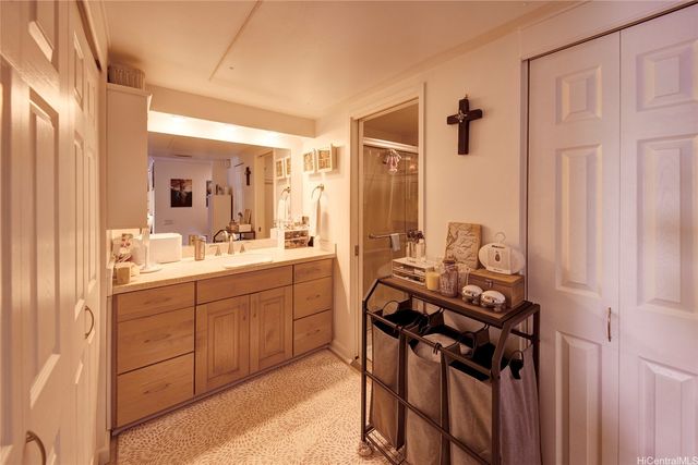 700 Richards Street 1708, Honolulu, HI 96813