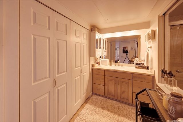 700 Richards Street 1708, Honolulu, HI 96813