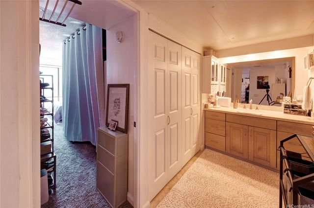 700 Richards Street 1708, Honolulu, HI 96813