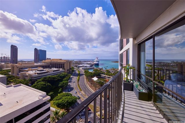 700 Richards Street 1708, Honolulu, HI 96813
