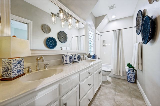 17254 Lechlade Lane, Dallas, TX 75252