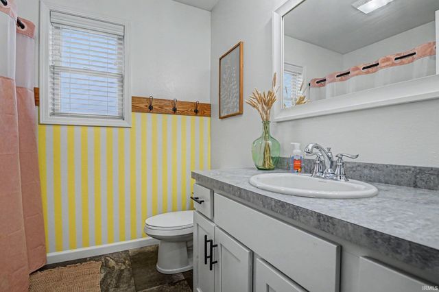 72300 Joseph Drive, Milford, IN 46542