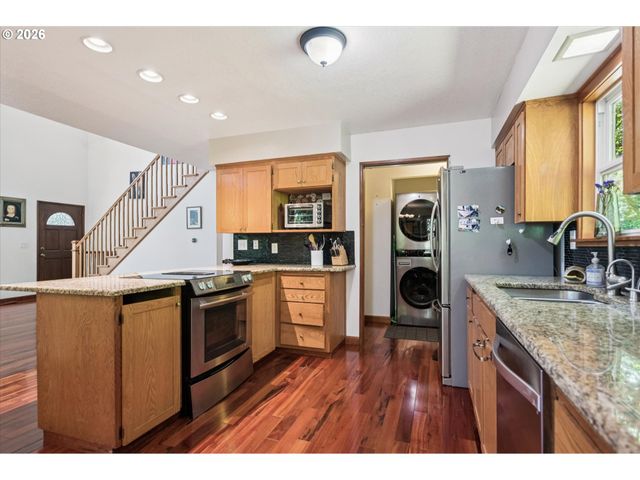 9535 Nw HARBOR Blvd, Portland, OR 97231